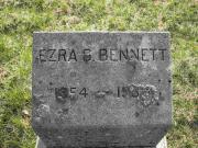 Gravestone of Ezra S. Bennett